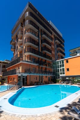 Aparthotel Sheila Jesolo Piscina 06